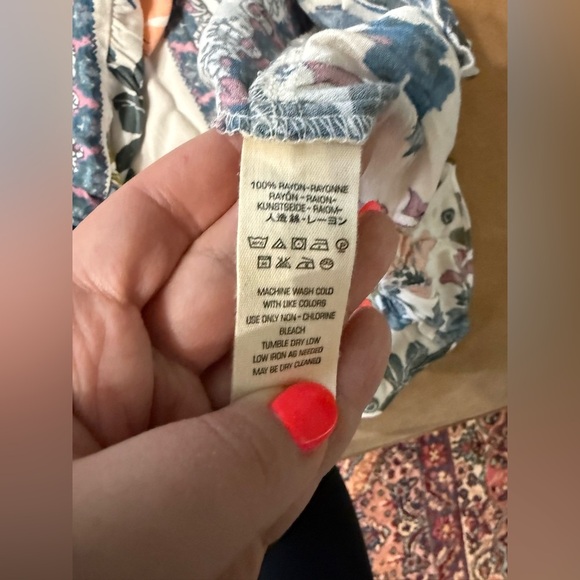 Free People Women's Ivory Floral Violet Hill Plunging Ruffle-Detail Top Size 8 - Picture 6 of 8